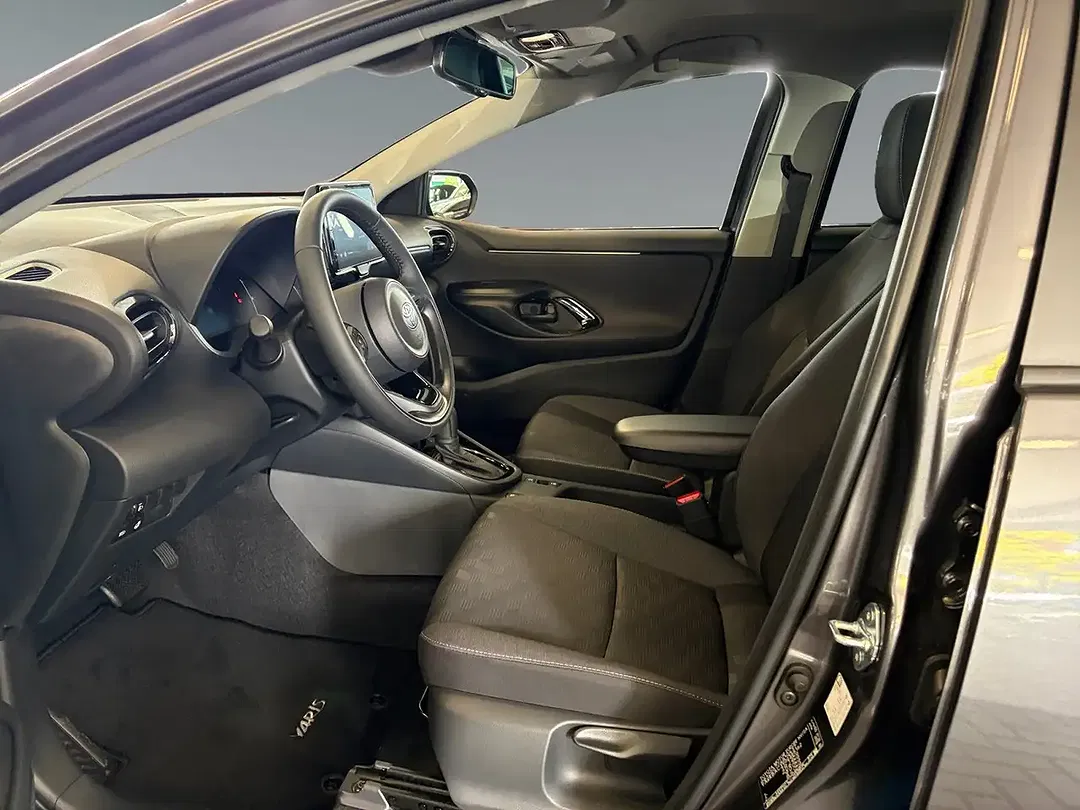 Toyota Yaris - Thumbnail 8