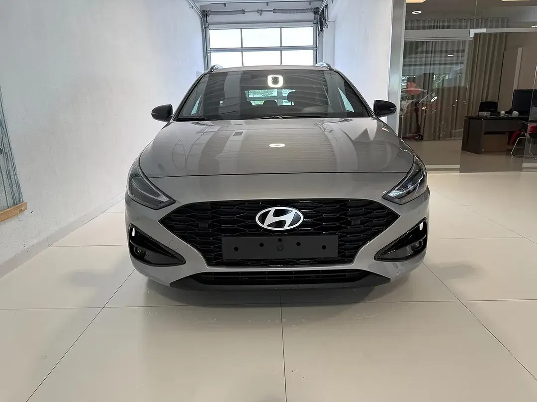 Hyundai i30 - Thumbnail 1