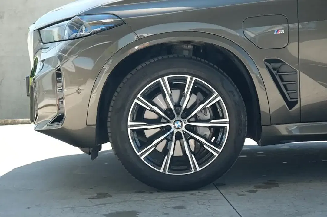 BMW X5 - Thumbnail 6