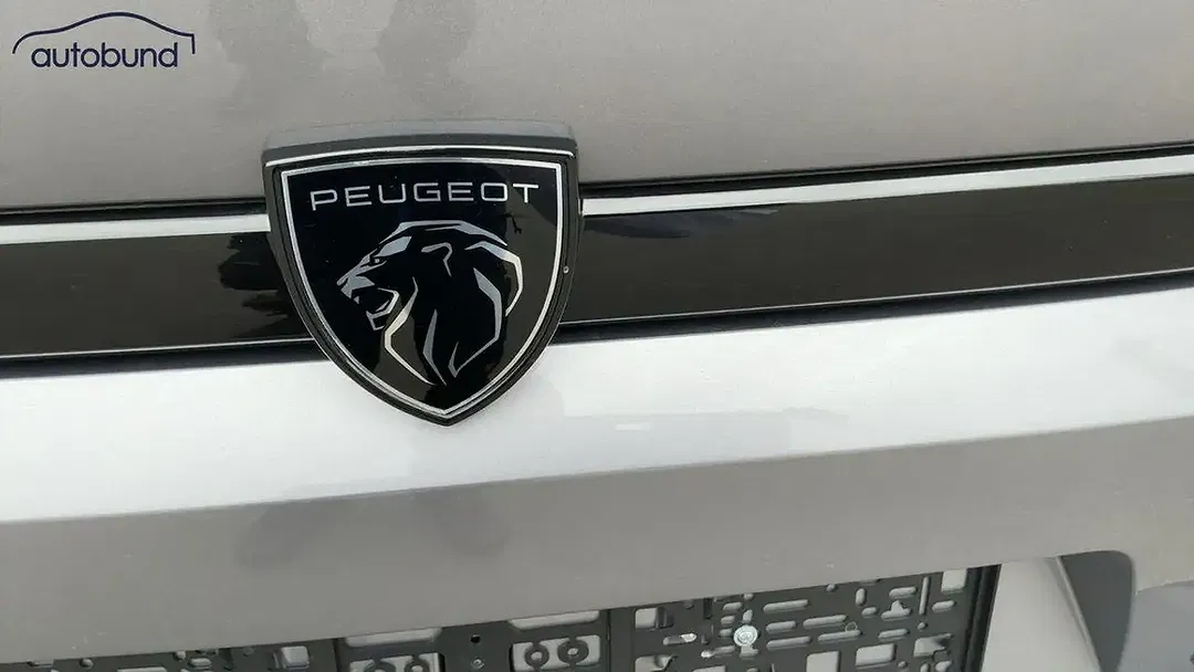 Peugeot 408 - Thumbnail 21
