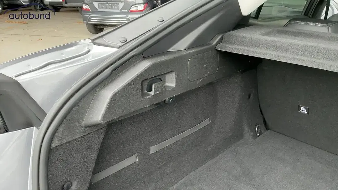 Peugeot 408 - Thumbnail 23