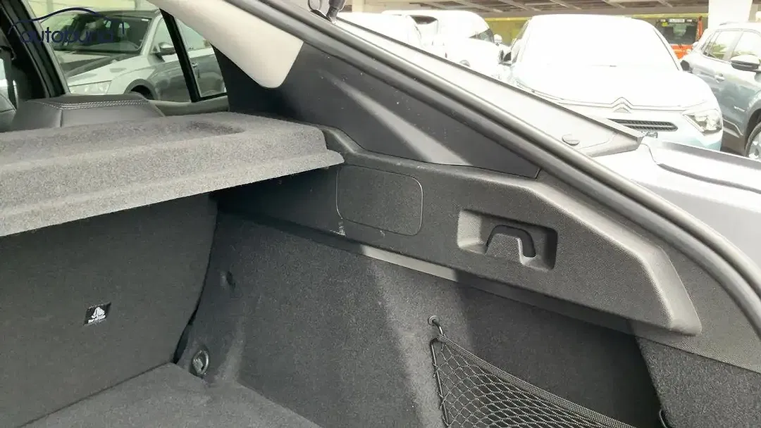 Peugeot 408 - Thumbnail 24