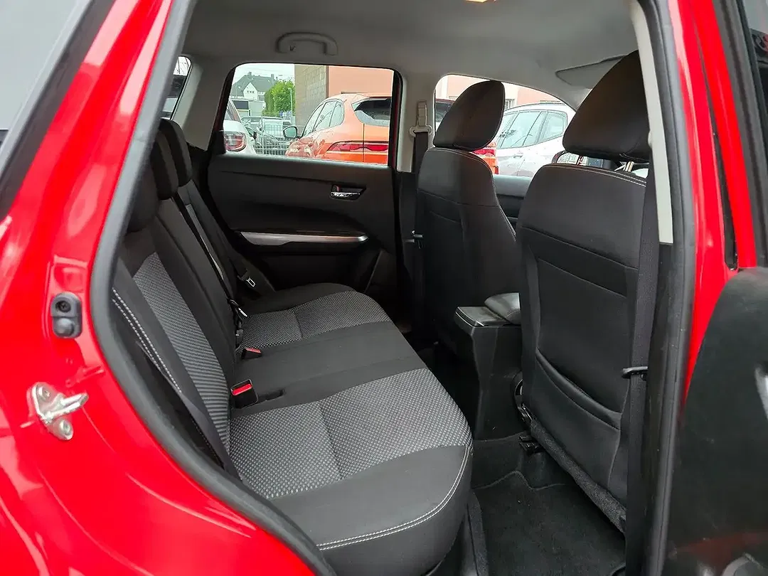 Suzuki Vitara - Thumbnail 11