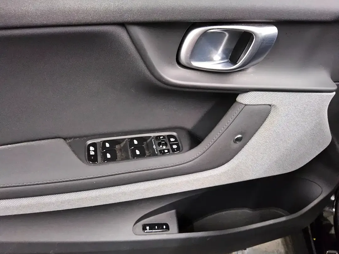 Polestar 2 - Thumbnail 10