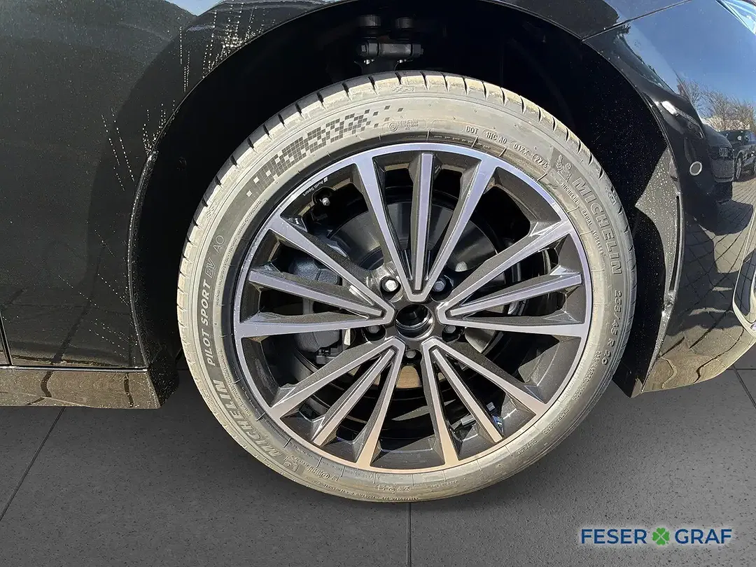 Audi A6 e-tron - Thumbnail 4