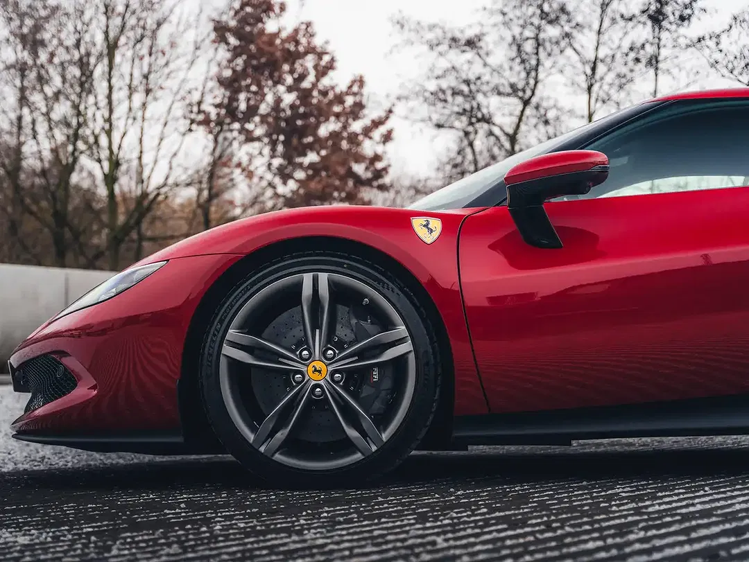 Ferrari 296 GTB - Thumbnail 10