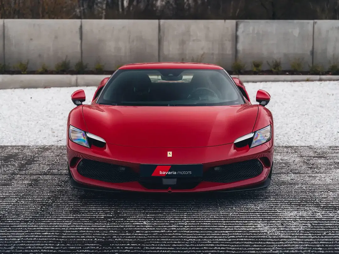 Ferrari 296 GTB - Thumbnail 2
