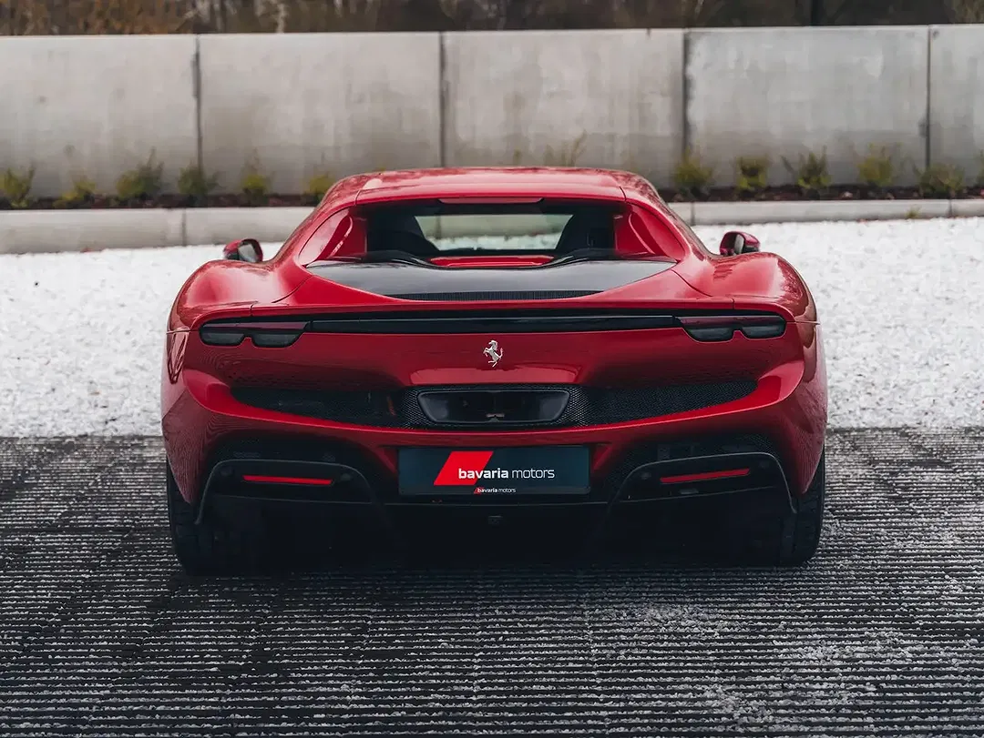 Ferrari 296 GTB - Thumbnail 8