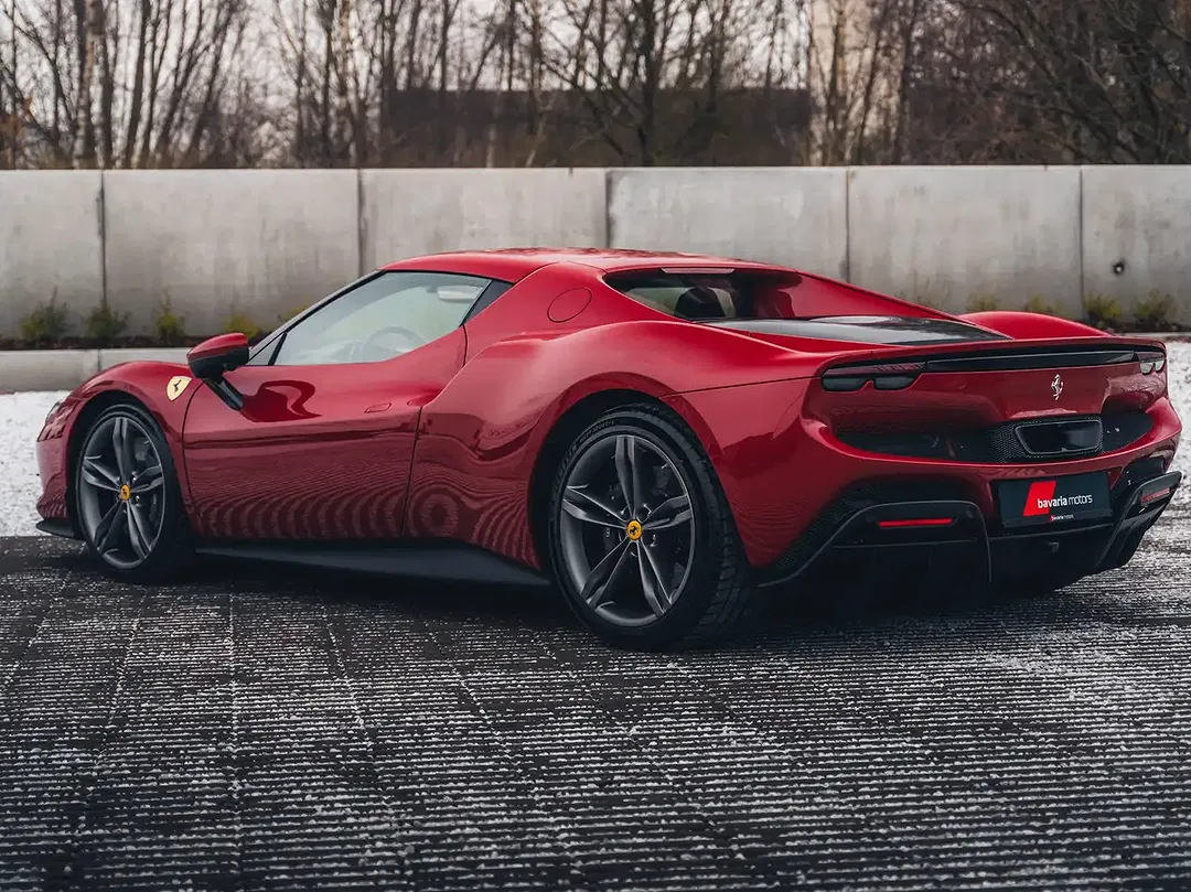 Ferrari 296 GTB - Thumbnail 9