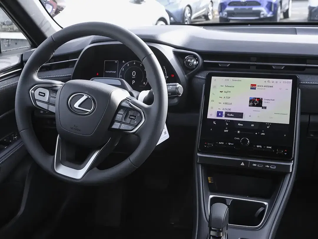 Lexus LBX - Thumbnail 9