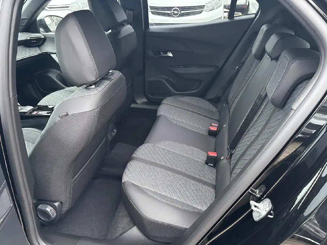 Peugeot 2008 - Thumbnail 11