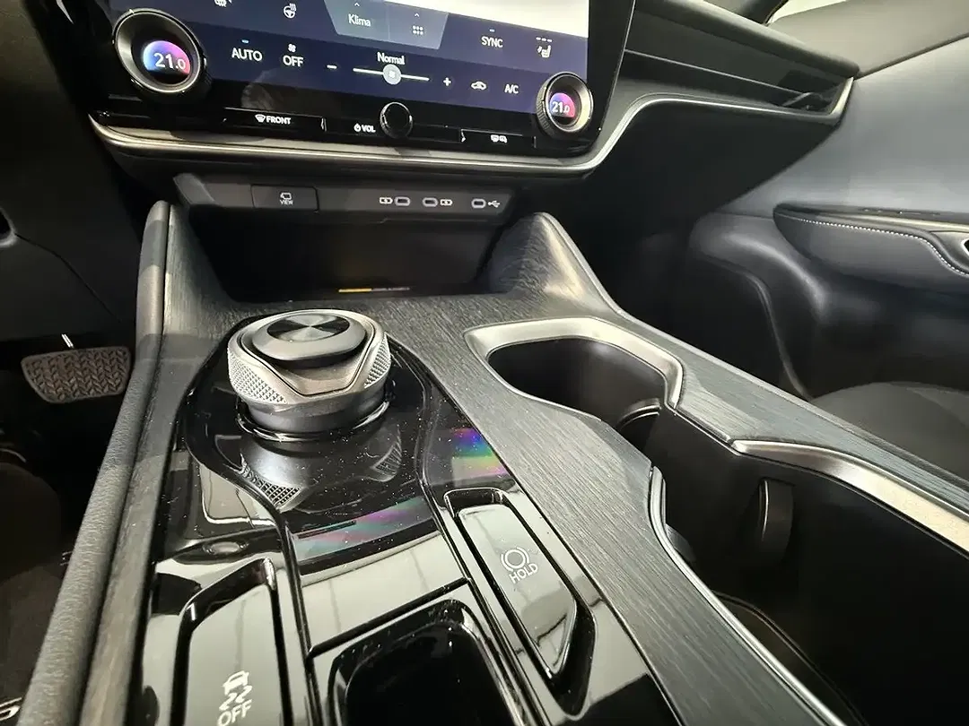 Lexus RZ - Thumbnail 15