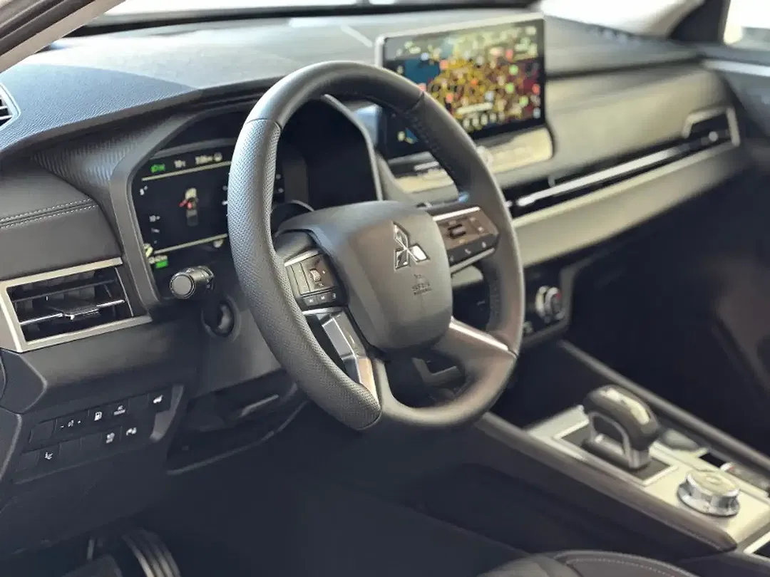 Mitsubishi Outlander - Thumbnail 10