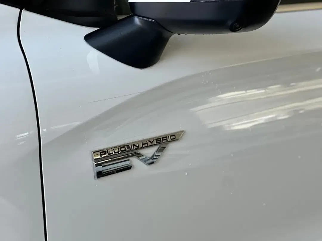 Mitsubishi Outlander - Thumbnail 5