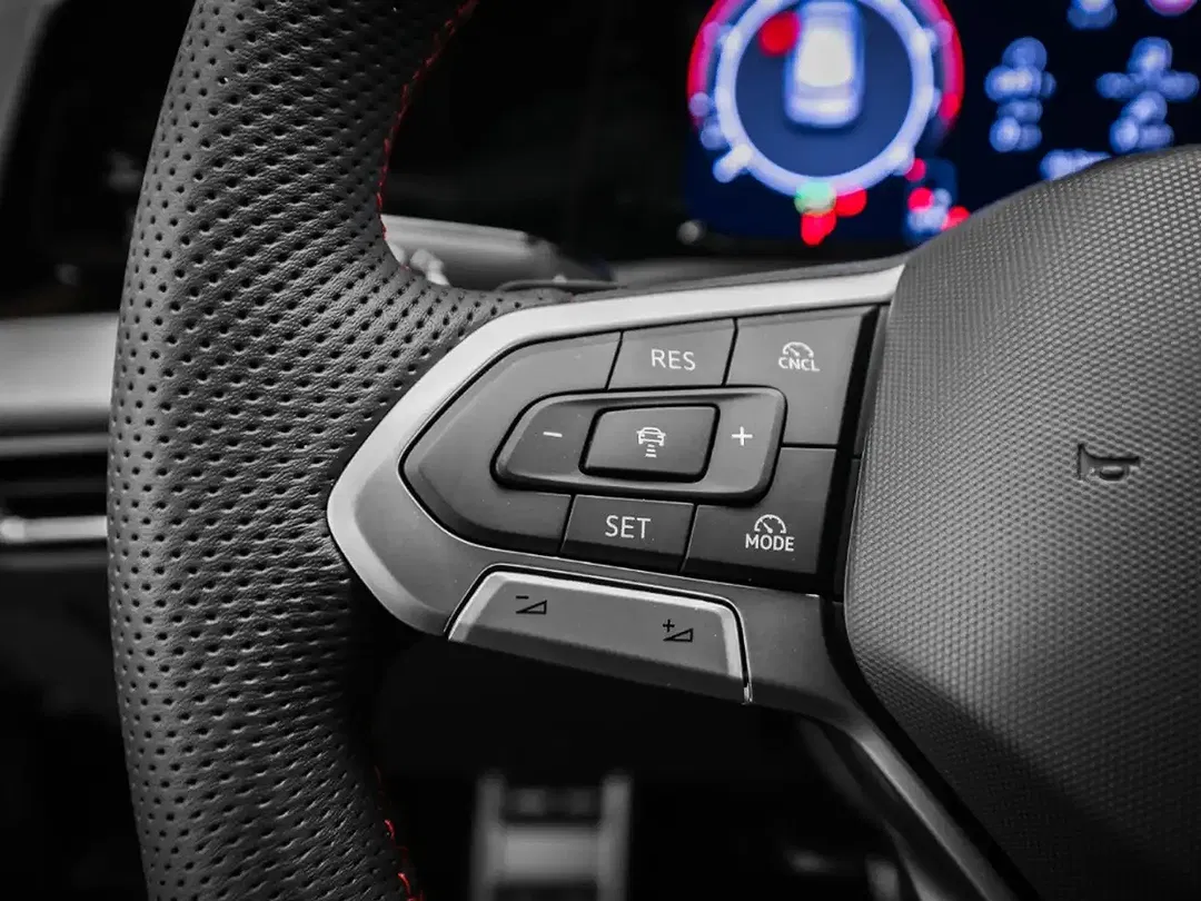 Volkswagen Golf GTI - Thumbnail 10