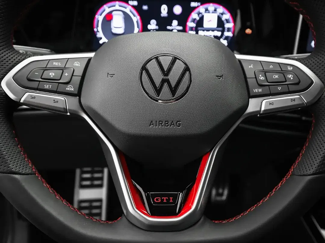 Volkswagen Golf GTI - Thumbnail 9