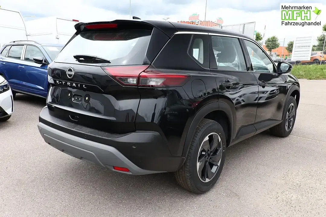 Nissan X-Trail - Thumbnail 2
