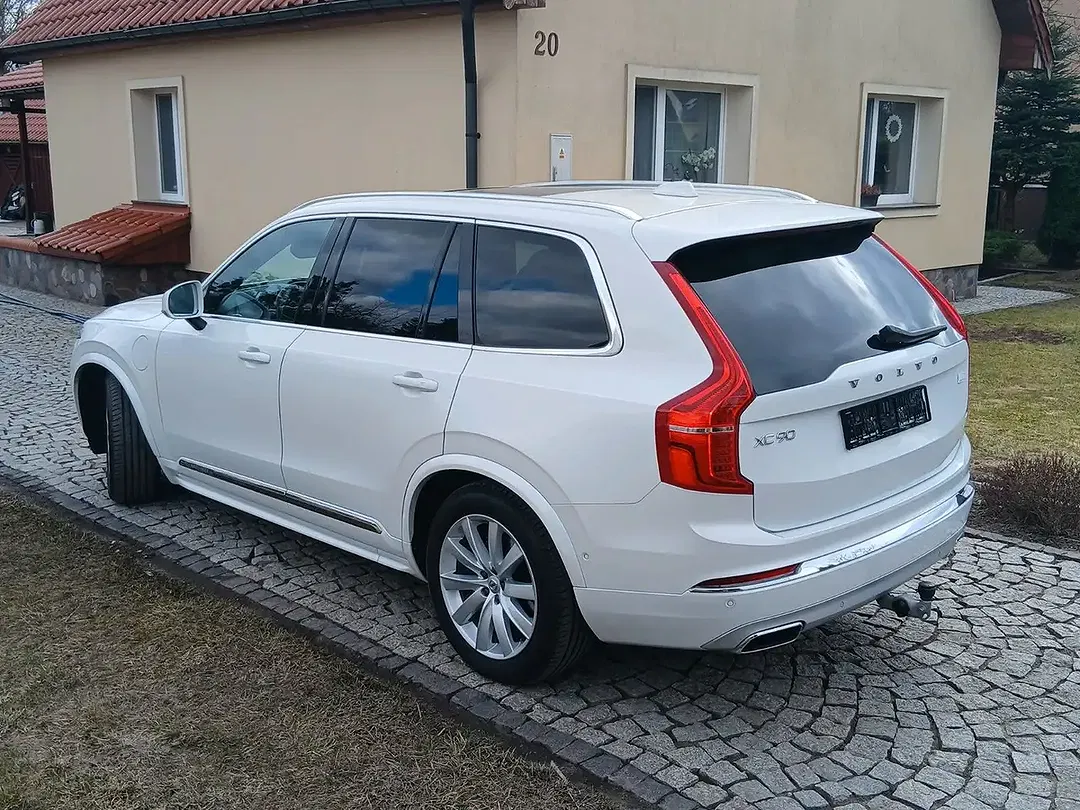Volvo XC90 - Thumbnail 3