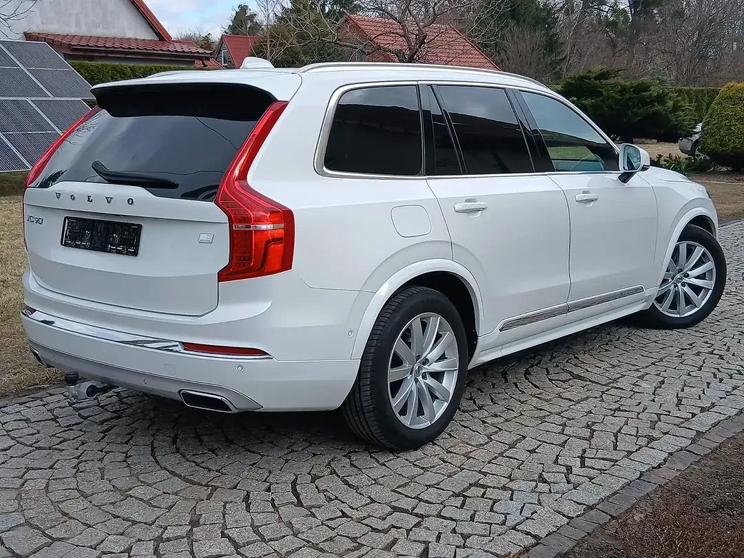 Volvo XC90 - Thumbnail 4