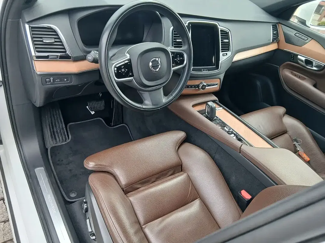 Volvo XC90 - Thumbnail 6