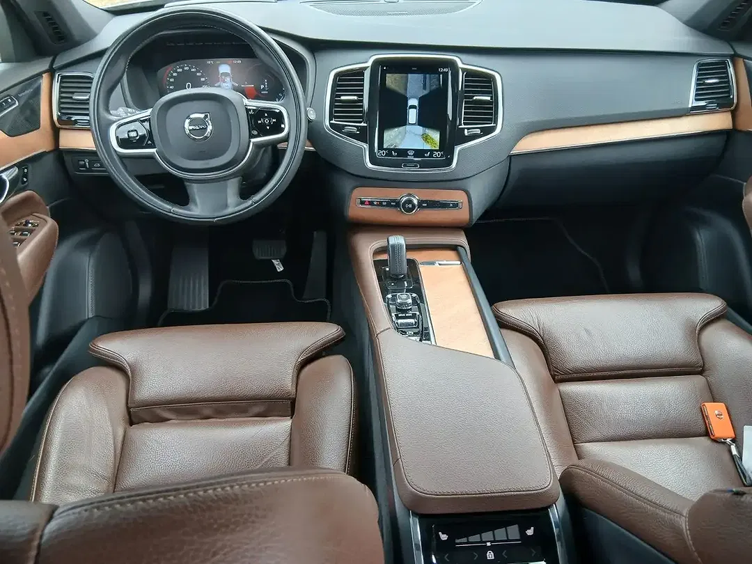 Volvo XC90 - Thumbnail 7