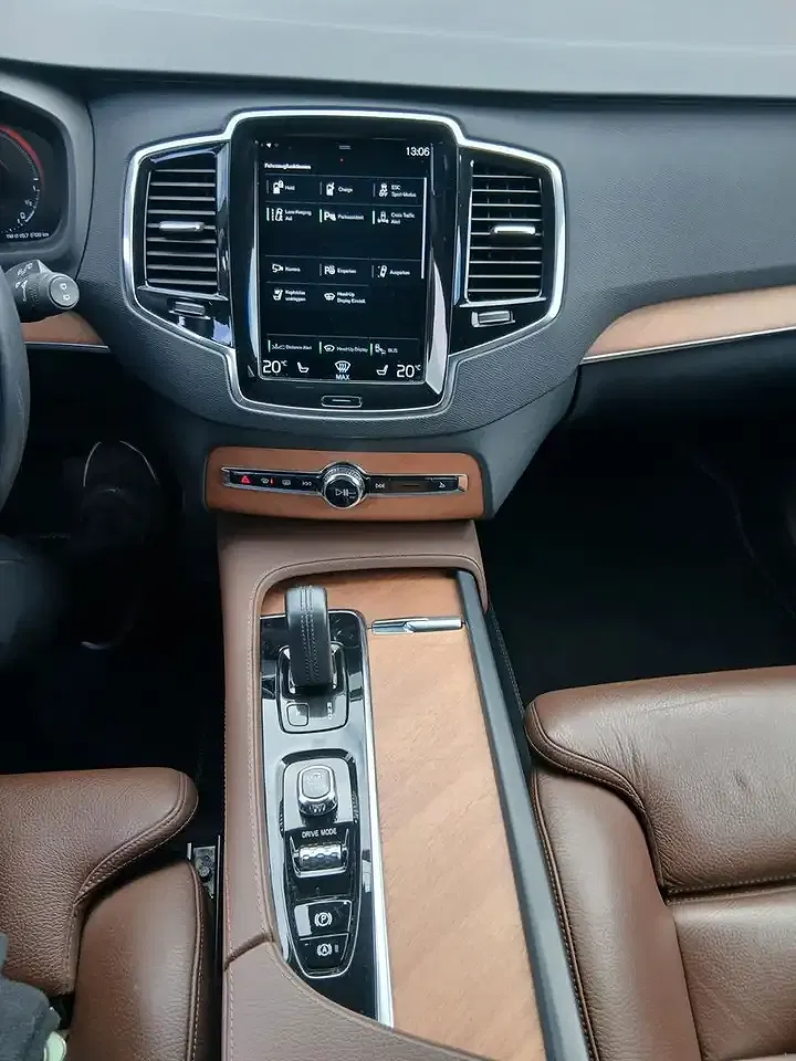 Volvo XC90 - Thumbnail 8