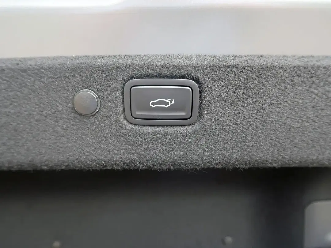 Kia EV4 - Thumbnail 12