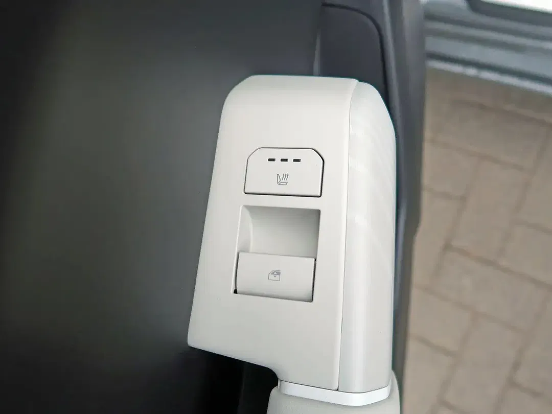 Kia EV4 - Thumbnail 13