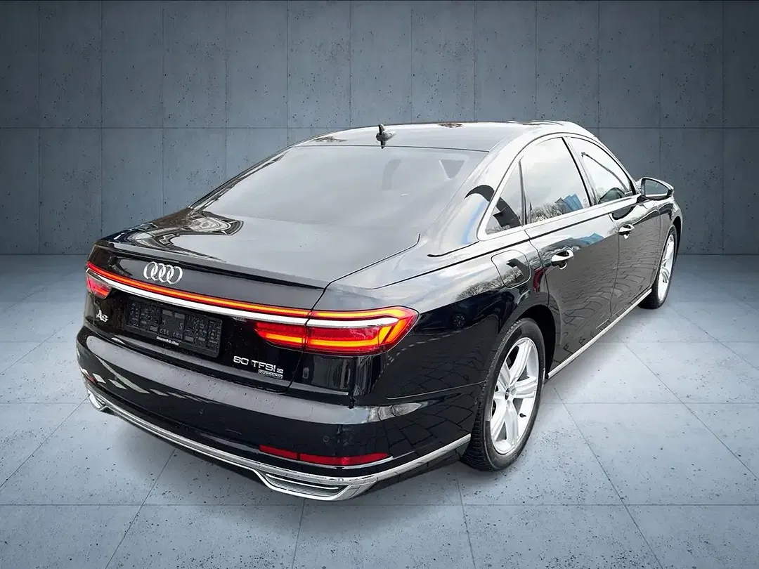 Audi A8 - Thumbnail 5
