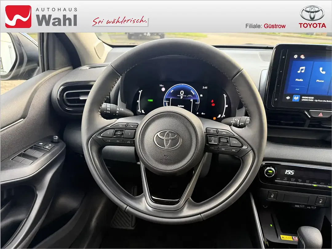 Toyota Yaris - Thumbnail 10