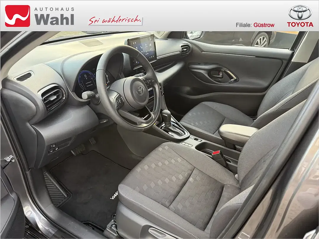 Toyota Yaris - Thumbnail 15