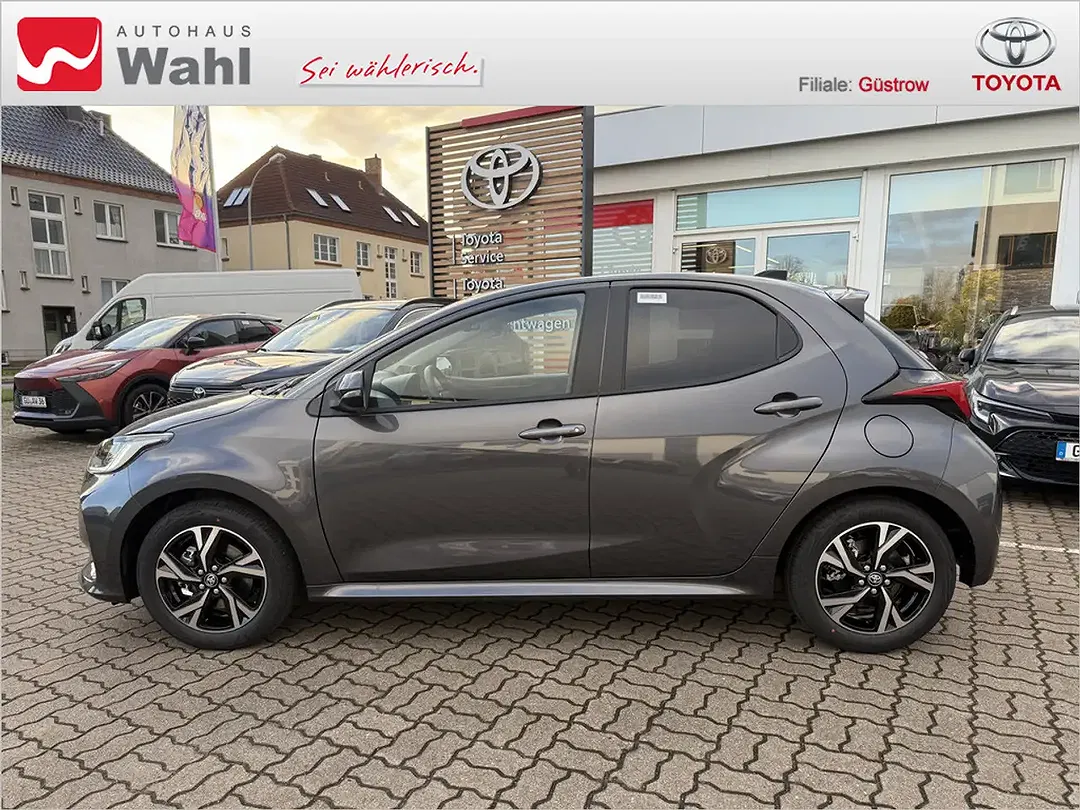 Toyota Yaris - Thumbnail 3