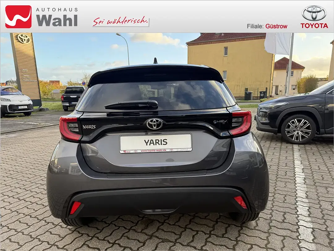 Toyota Yaris - Thumbnail 5