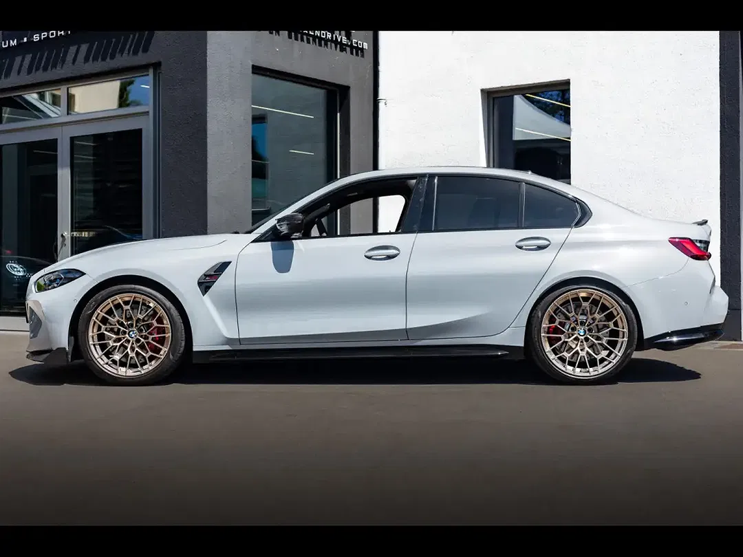 BMW M3 - Thumbnail 2