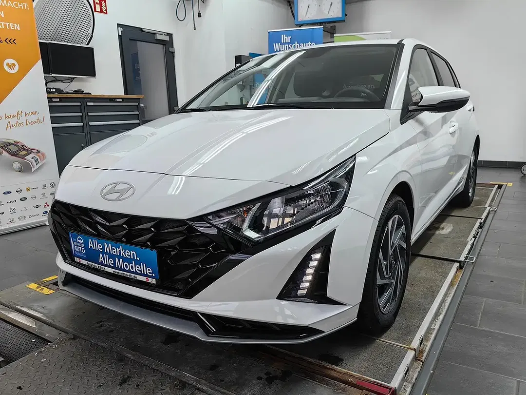 Hyundai i20 - Thumbnail 1