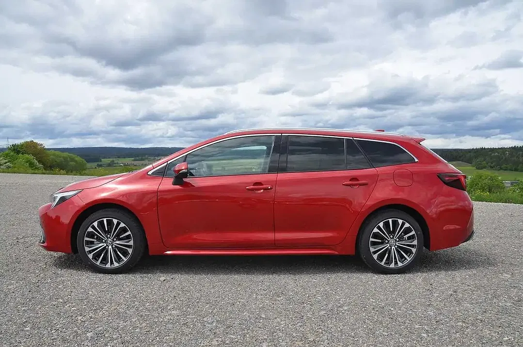 Toyota Corolla - Thumbnail 2