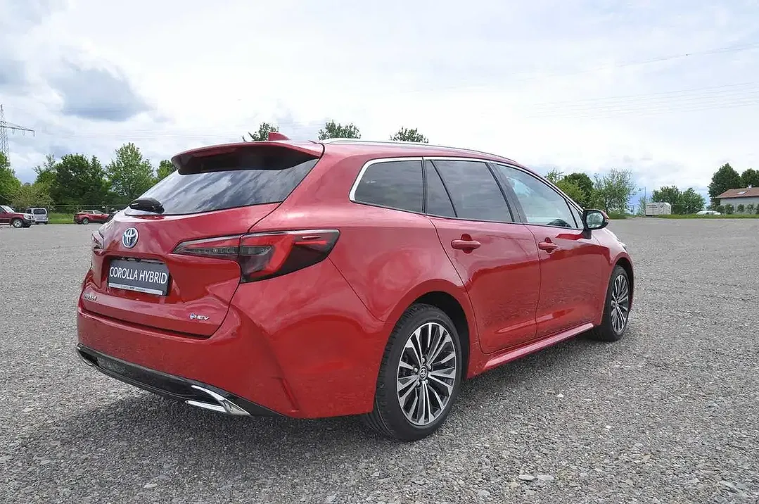 Toyota Corolla - Thumbnail 4