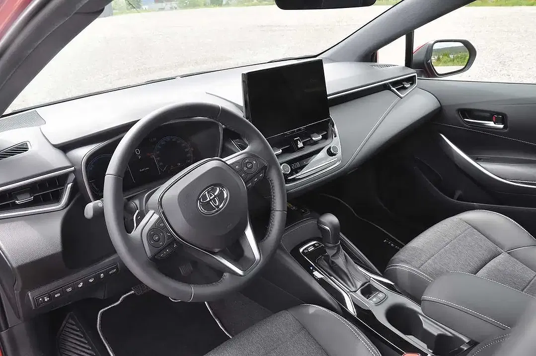 Toyota Corolla - Thumbnail 7