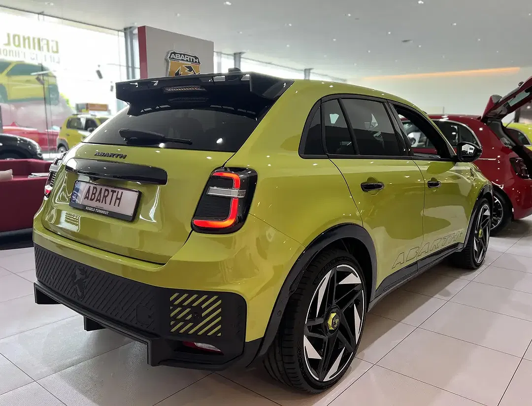 Abarth 600e - Thumbnail 5