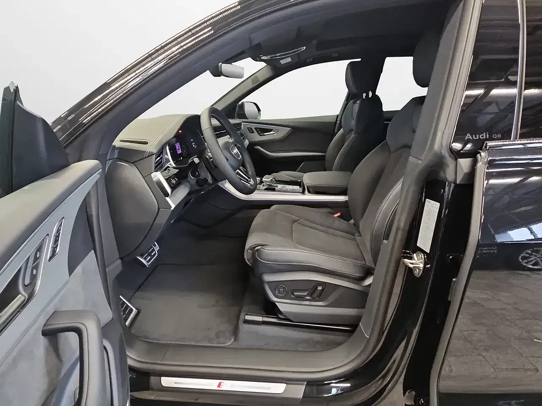 Audi Q8 - Thumbnail 6