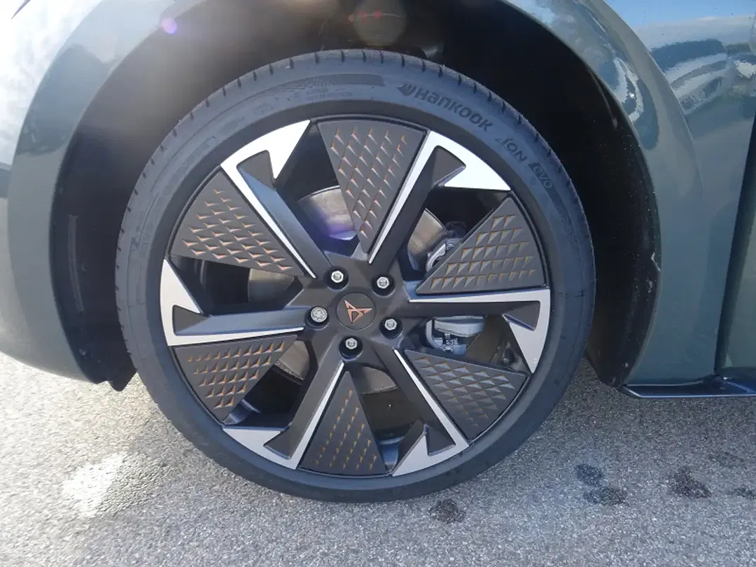 CUPRA Born - Thumbnail 14