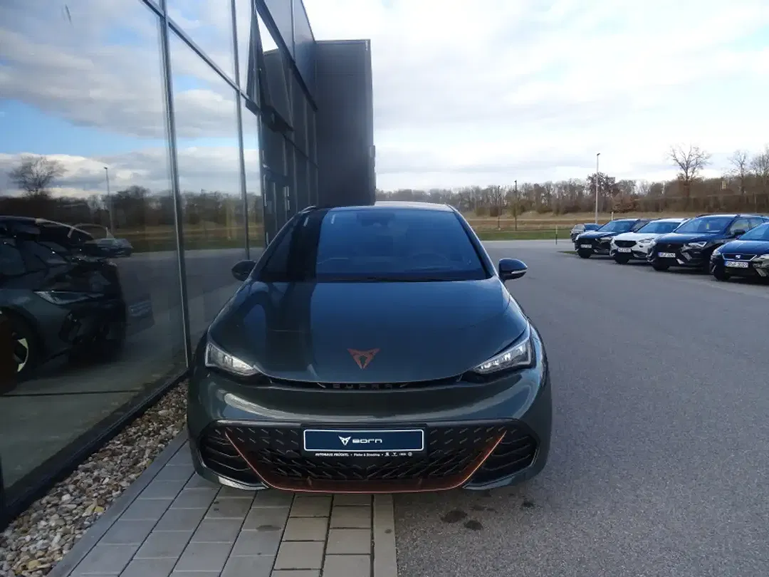 CUPRA Born - Thumbnail 2
