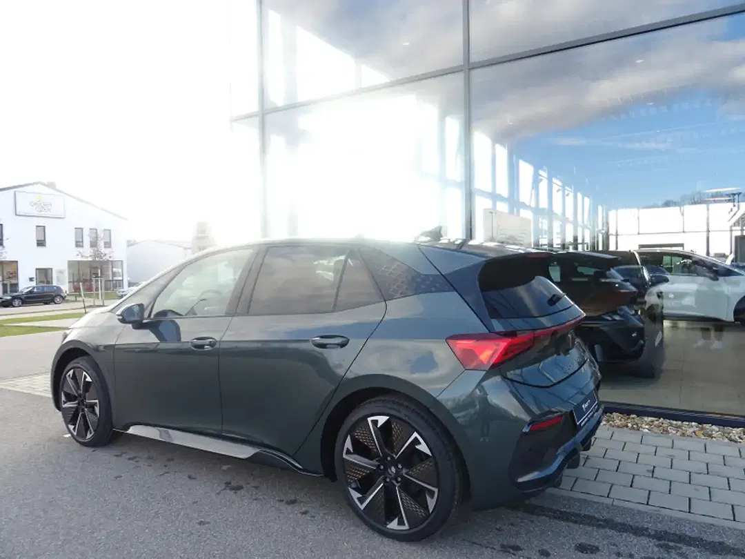 CUPRA Born - Thumbnail 4