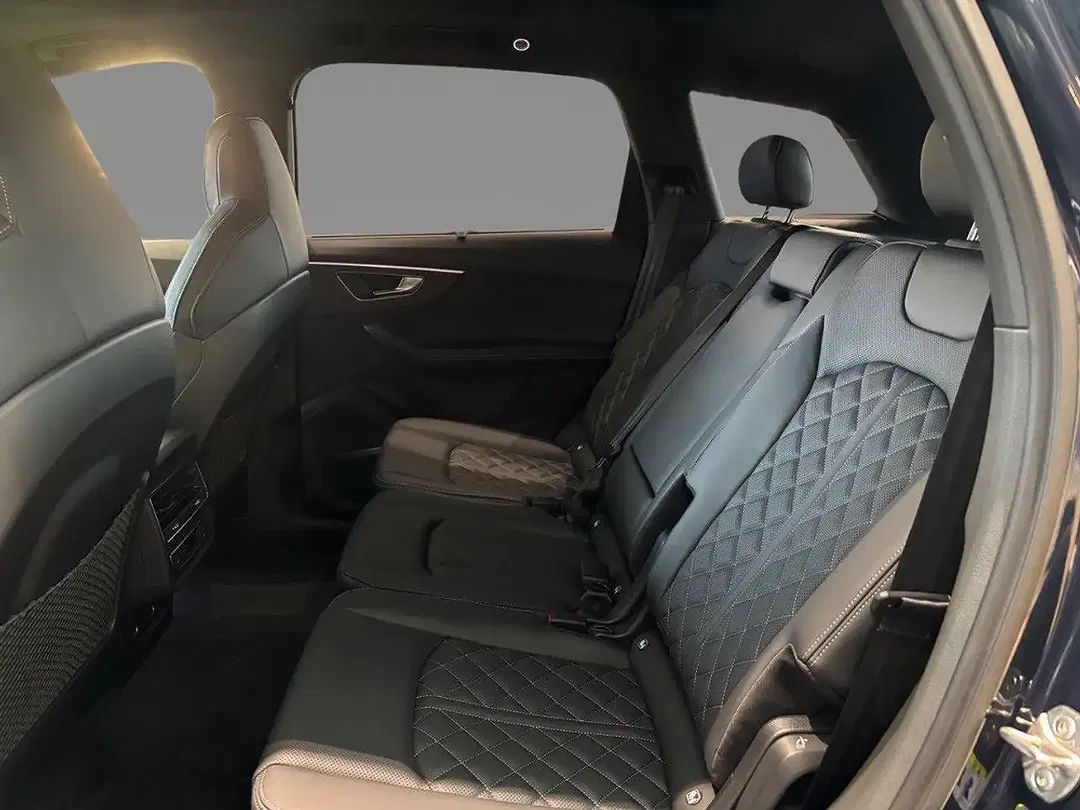 Audi Q7 - Thumbnail 9