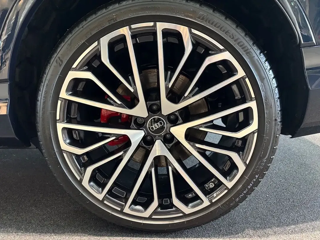 Audi Q7 - Thumbnail 12