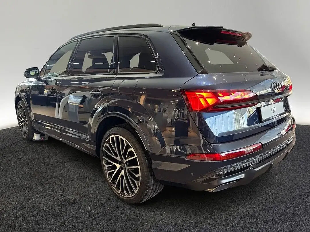 Audi Q7 - Thumbnail 3
