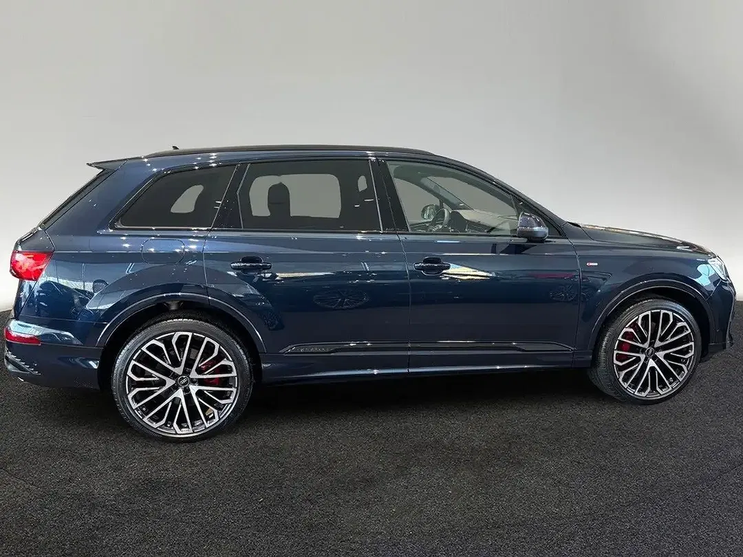 Audi Q7 - Thumbnail 6