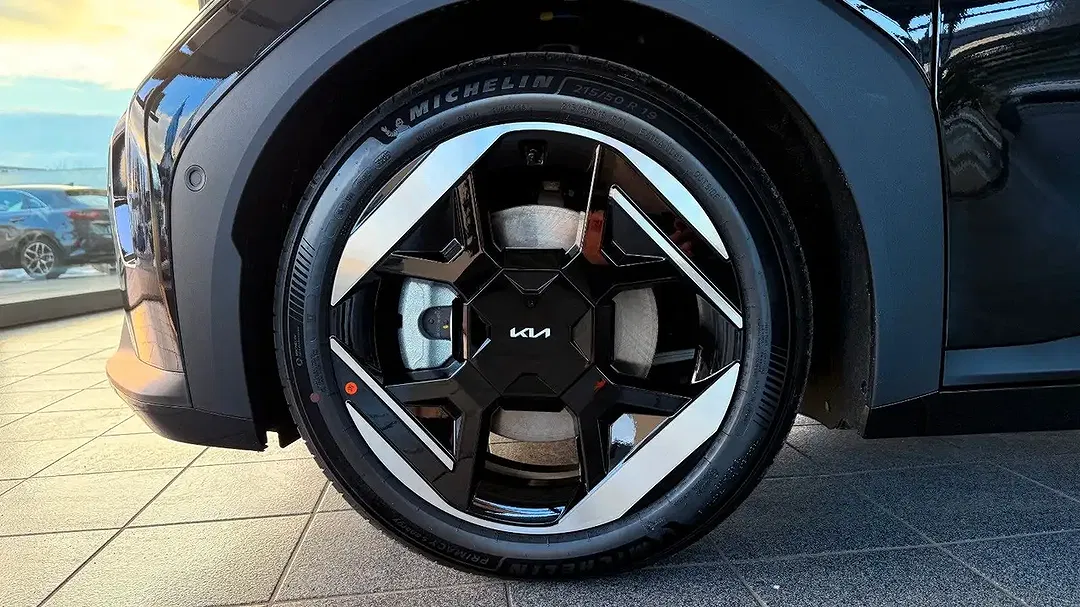 Kia EV4 - Thumbnail 12