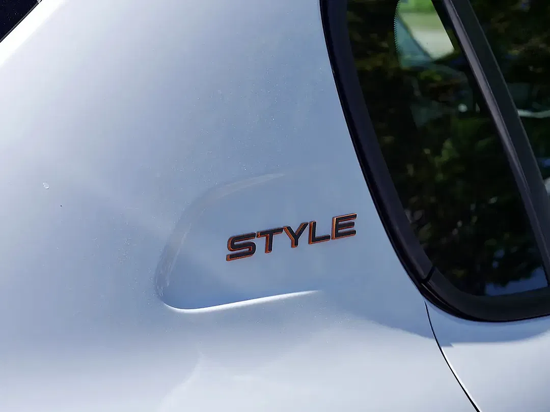 Peugeot 208 - Thumbnail 13