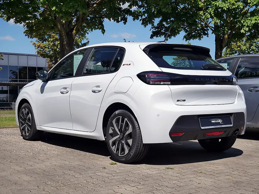 Peugeot 208 - Thumbnail 6